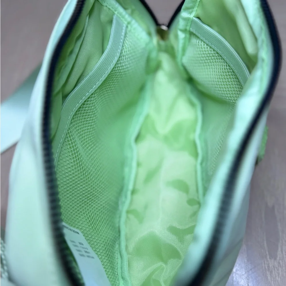 NEW ID Y Mint Green Waist Crossbody Shoulder Sling Pack adjustable strap.